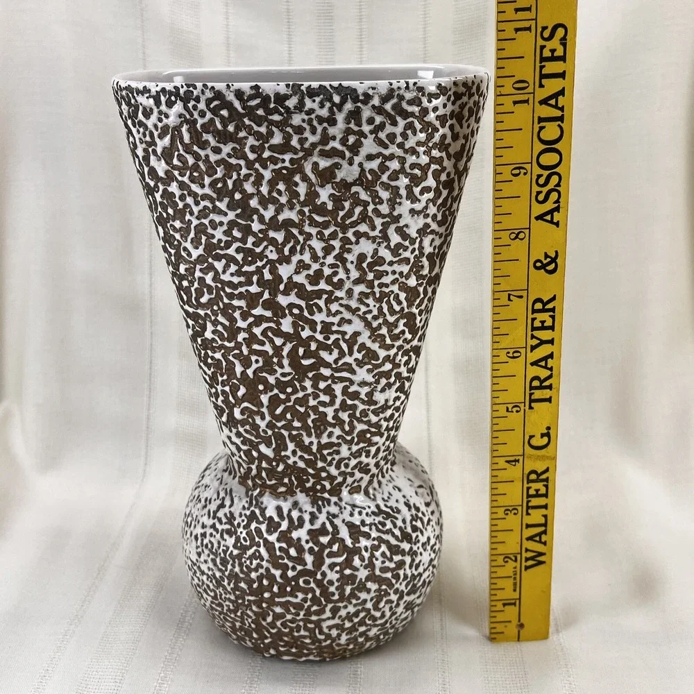 Shawnee Vintage Pottery Vase MCM White‎ Gold  10